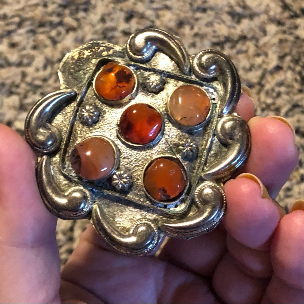 Vintage antique Scottish style white metal & stone brooch swirls - Picture 8 of 9